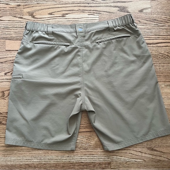 3/$30 Wrangler Shorts Mens Size 40 Khaki zip pockets Athletic Golf Tan Elastic - Picture 2 of 10